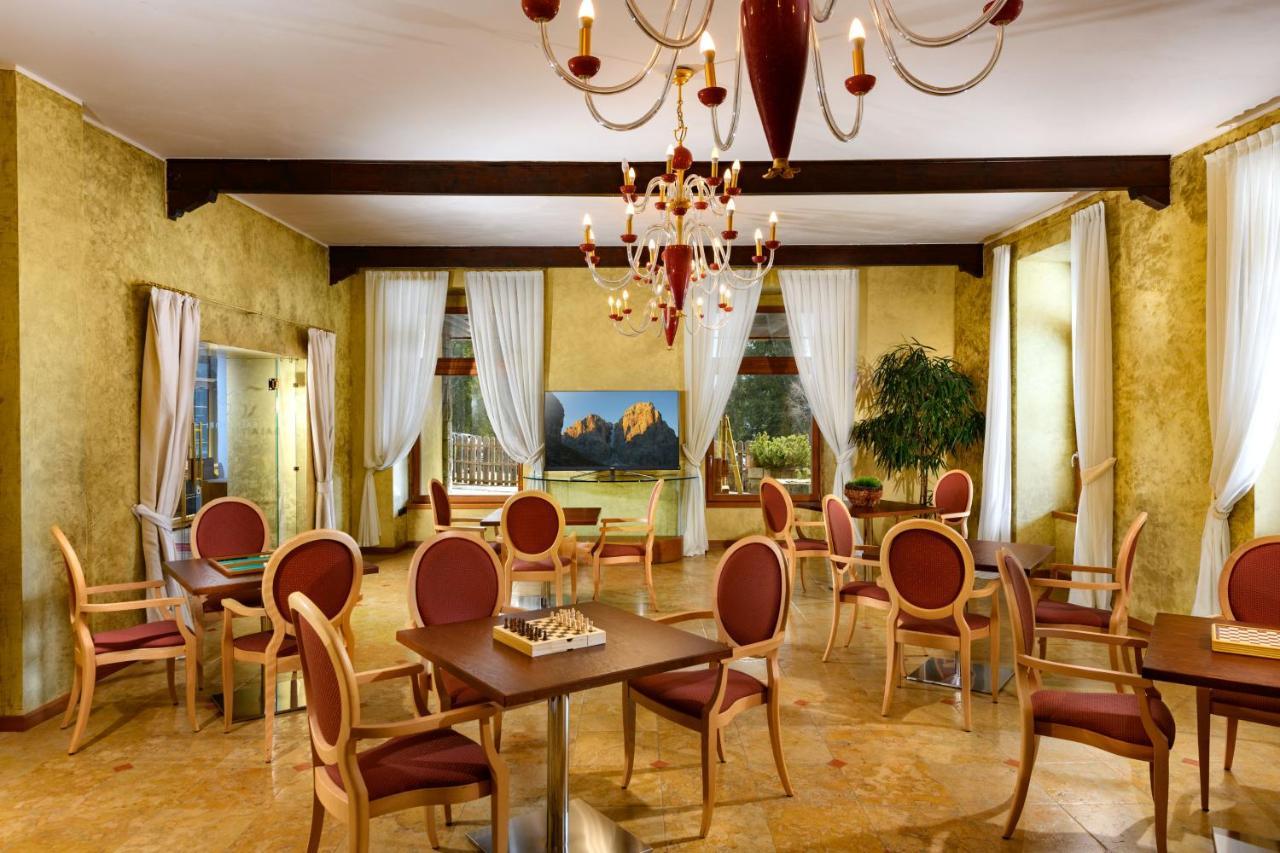 Carlo Magno Hotel Spa Resort Madonna Exteriör bild