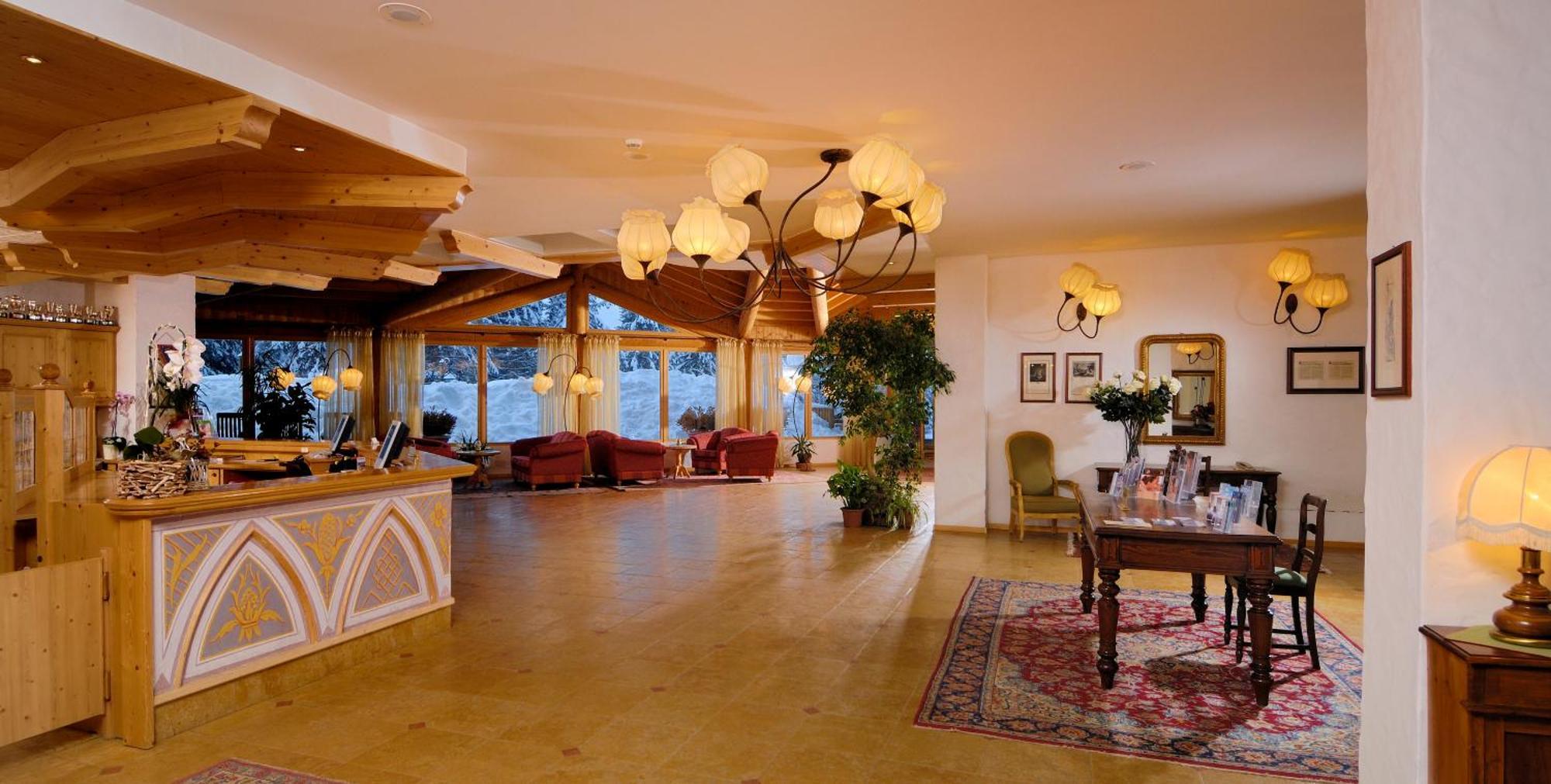 Carlo Magno Hotel Spa Resort Madonna Exteriör bild