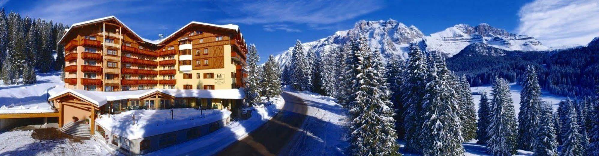 Carlo Magno Hotel Spa Resort Madonna Exteriör bild
