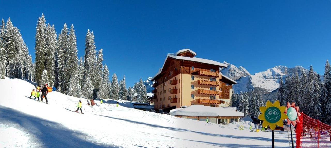 Carlo Magno Hotel Spa Resort Madonna Exteriör bild