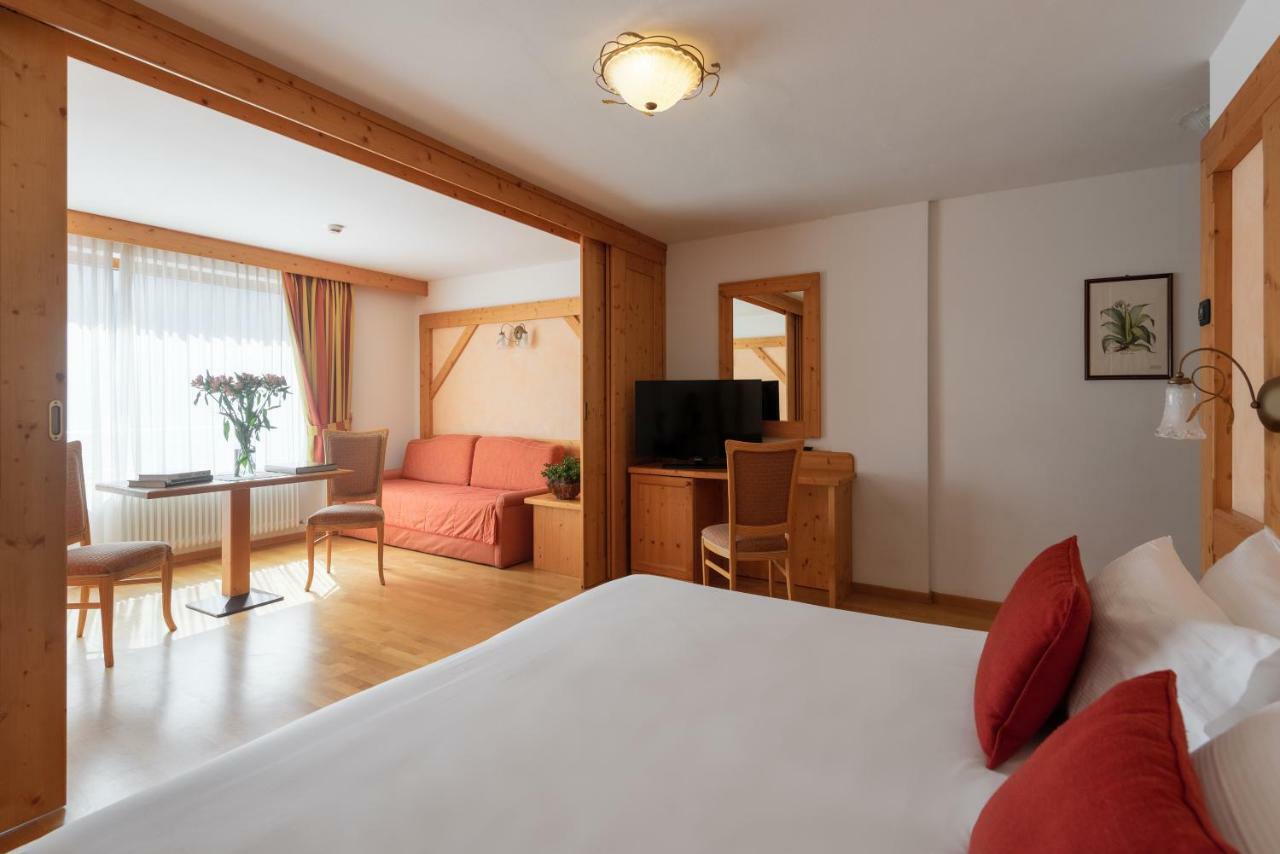 Carlo Magno Hotel Spa Resort Madonna Exteriör bild