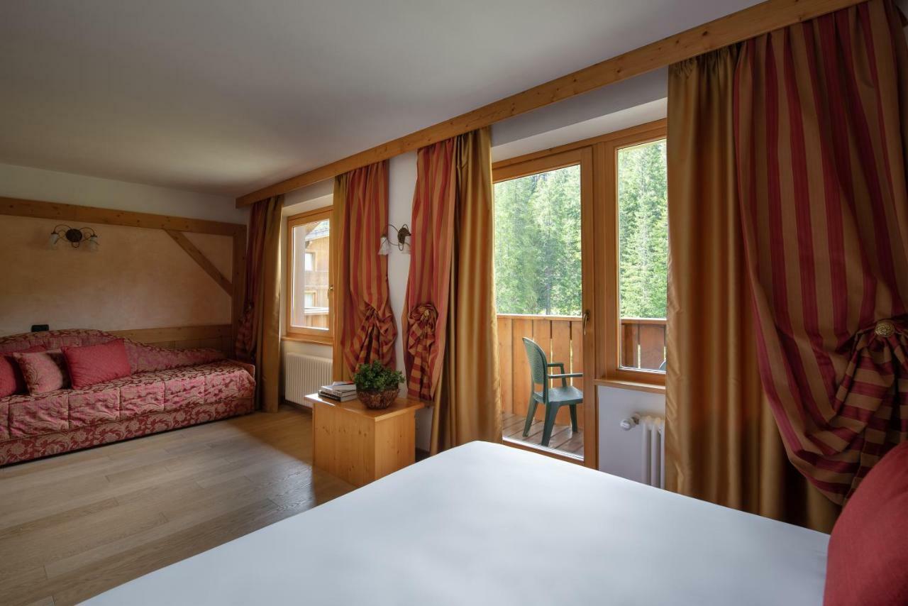 Carlo Magno Hotel Spa Resort Madonna Exteriör bild